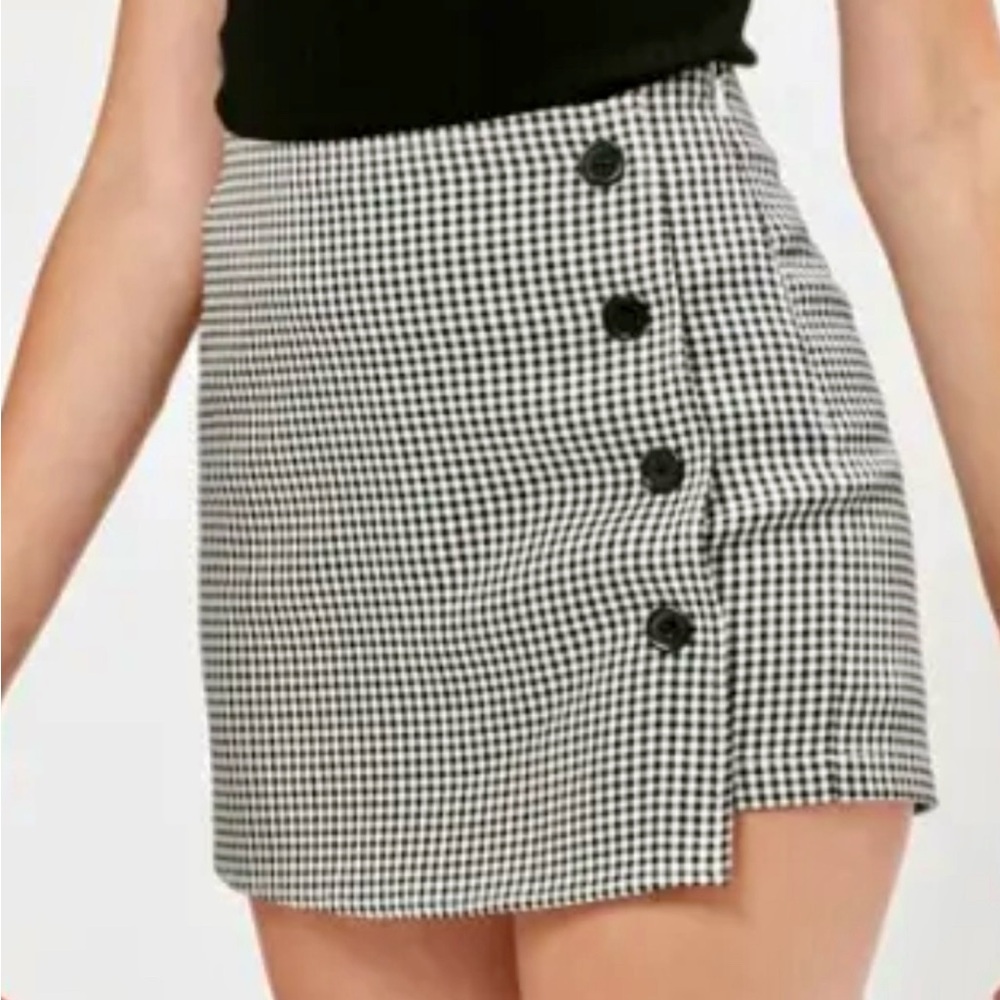 Kendall & Kylie Black and White Checkered SKORT